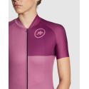 ASSOS UMA GT Jersey C2 EVO Stahlstern - Rampant Ruby - Maillot Cycliste manches courtes Femme 