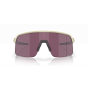 OAKLEY UTRO LITE Verres prizm road black,  Monture matte sand  OO9463-5239 - Lunettes solaires