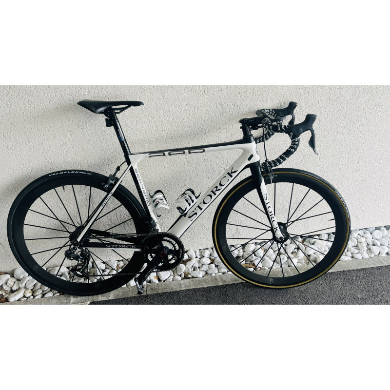 TOP OCCASION : Storck Aernario G1 avec Lightweight Meilenstein Schwarz Edition : 6.9kg ! | Planetecycle