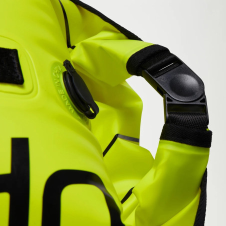 Bouée de sécurite avec sac étanche nage en eau libre / Swimrun SPEEDO TOW FLOAT - Flottabilité 125 Newtons | Planetecycle