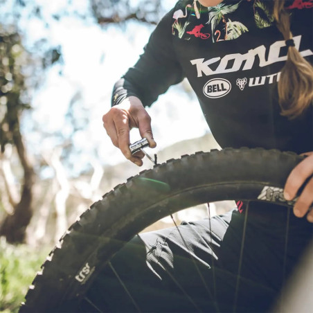 Classic Tubeless KIT LEZYNE - KIT réparation TUBELESS avec 5 mèches tubeless | Planetecycle
