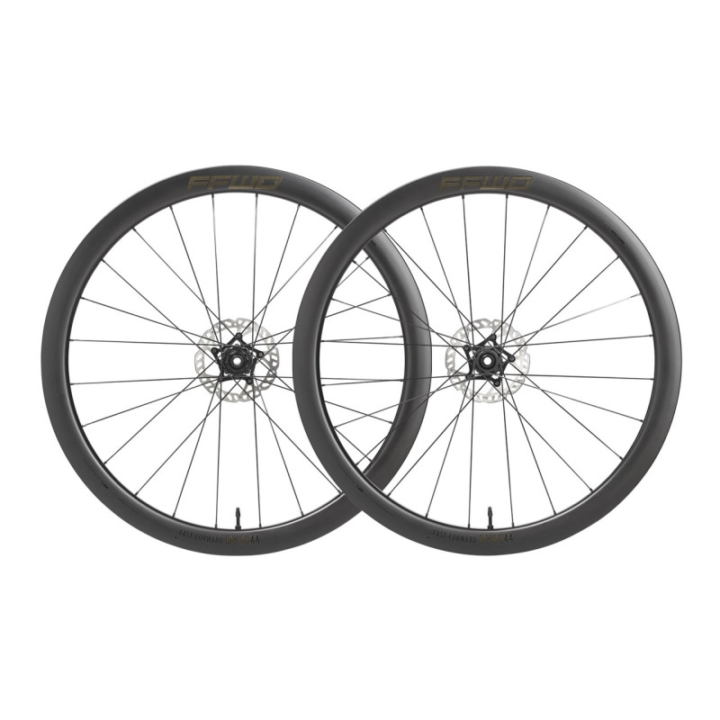 Paire Roues FFWD RYOT 44 Tubeless Ready - Freins à Disque - Moyeux DT Swiss 240 | Planetecycle