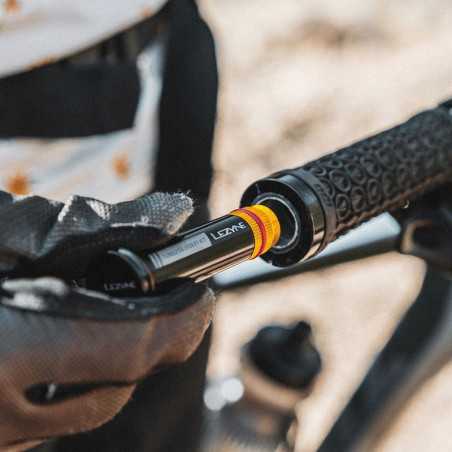 INSERT KIT TUBELESS LEZYNE – Multi-Outils intégré au guidon | Planetecycle