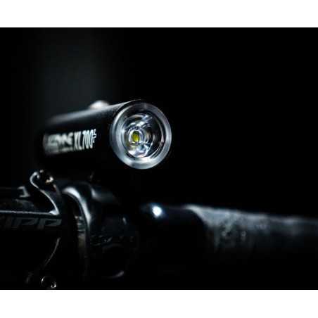Éclairage Avant LEZYNE CLASSIC DRIVE XL 700 Plus - Satin Black | Planetecycle