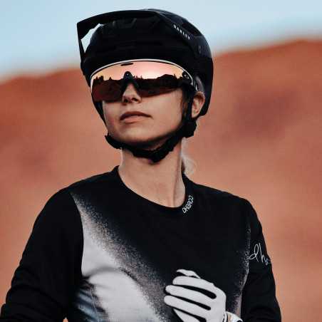 OAKLEY META VANGUARD AI White avec Verres Prizm Rose Gold - Lunettes solaires connectées avec Caméra et écouteurs intégrés | Planetecycle