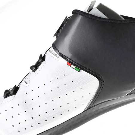 Gaerne Carbon G.FULGOR Black/White - Chaussures velo route | Planetecycle Gaerne Carbon G.FULGOR Black/White - Chaussures velo route | Planetecycle