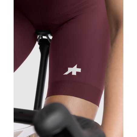 Assos UMA GT BIB SHORTS S11 - BURGUNDY RED - Cuissard Cycliste Femme | Planetecycle Assos UMA GT BIB SHORTS S11 - BURGUNDY RED - Cuissard Cycliste Femme | Planetecycle