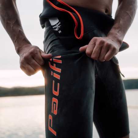 Sailfish Men's Pacific 3 - Combinaison Triathlon Homme Néoprène - DESTOCKAGE dans la limite des disponibilités | Planetecycle Sailfish Men's Pacific 3 - Combinaison Triathlon Homme Néoprène - DESTOCKAGE dans la limite des disponibilités | Planetecycle